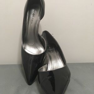 Classic career pumps